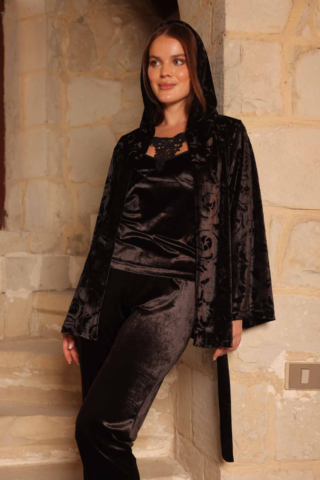 Women’s Velvet Set with Guipure Neckline & Robe