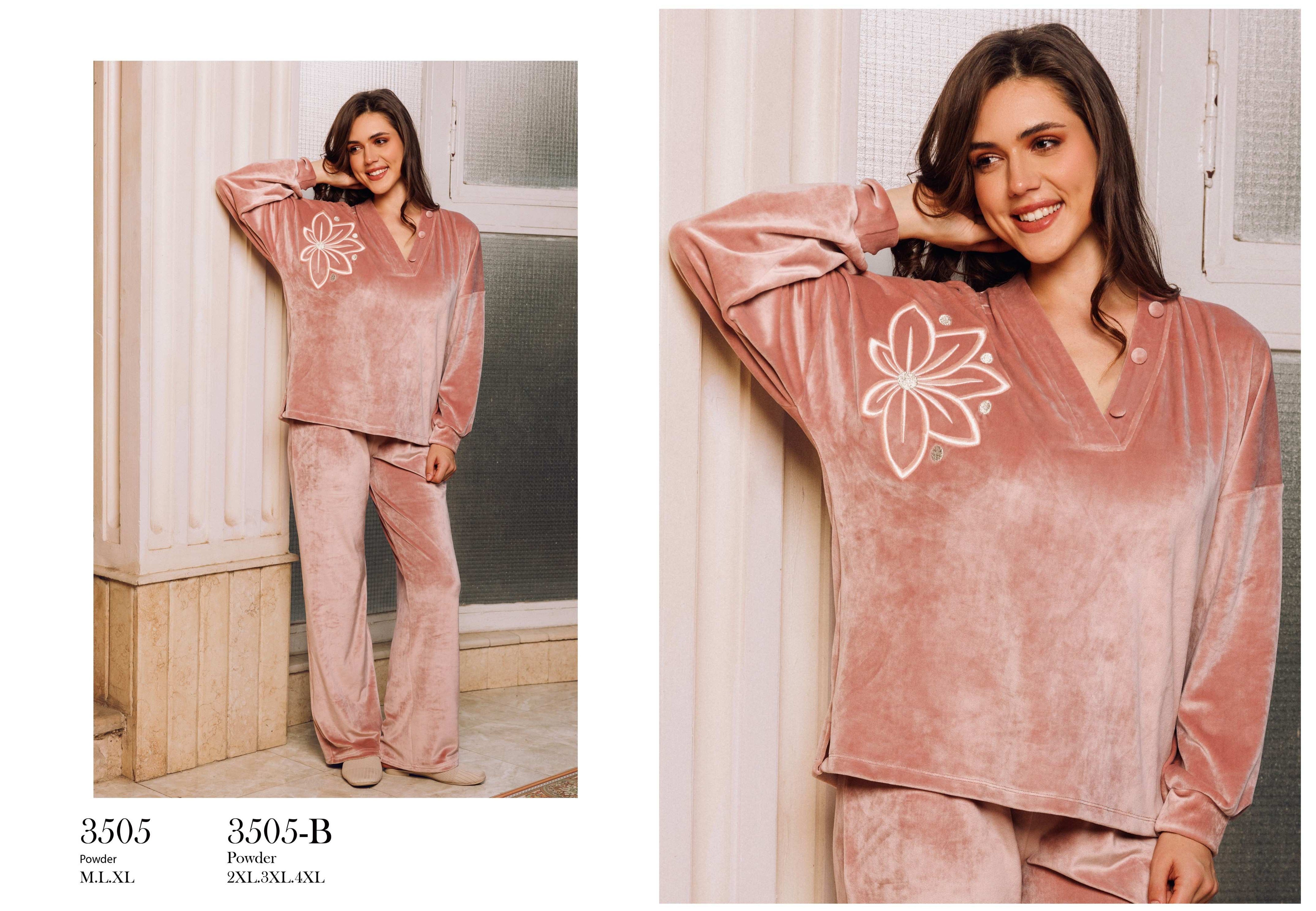 Velvet pajama with a V-neck cut - بيجامة قطيفة حرف V